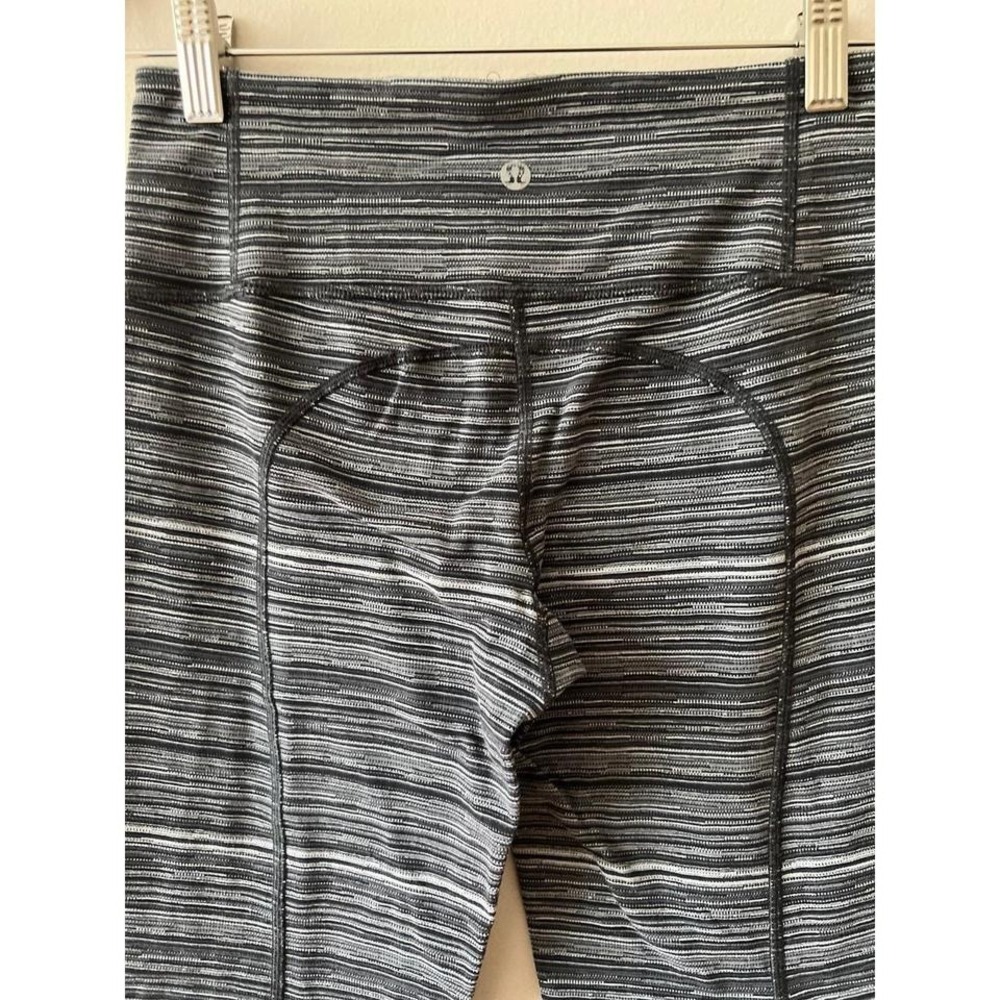 Lululemon Gather & Crow Cropped Legging Size 4 - Picture 3 of 6